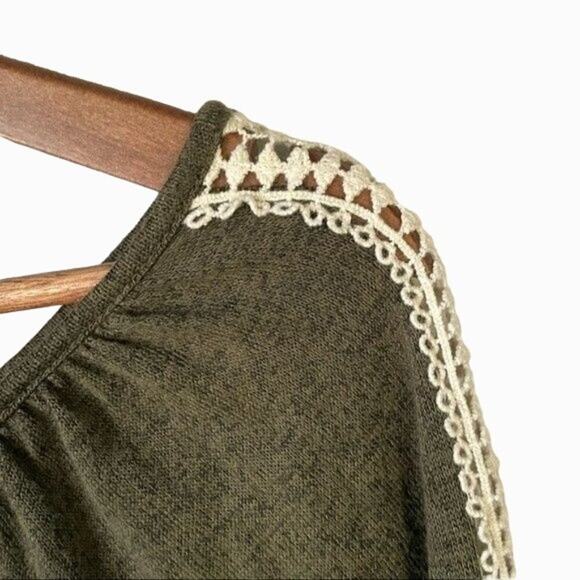 Paper + Tee Women’s Size Small Olive Green Crochet Long Sleeve Front Tie Top - Picture 5 of 11